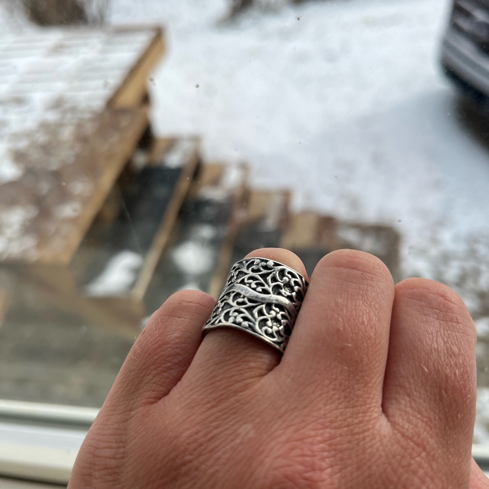 Sterling Silver Ring (Floral Design)
